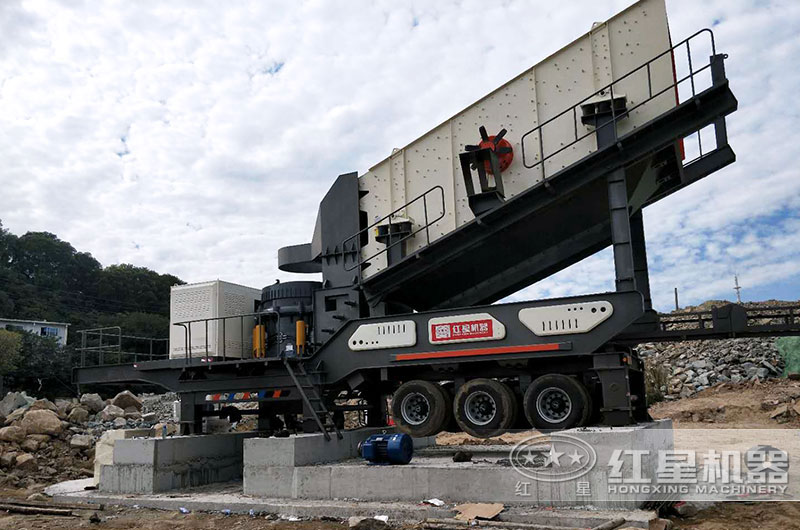 新型環(huán)保移動(dòng)式制砂生產(chǎn)現(xiàn)場(chǎng)