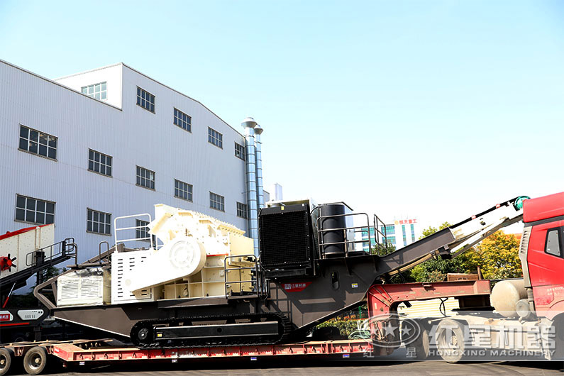 紅星輪胎移動(dòng)式破碎機(jī)發(fā)貨現(xiàn)場