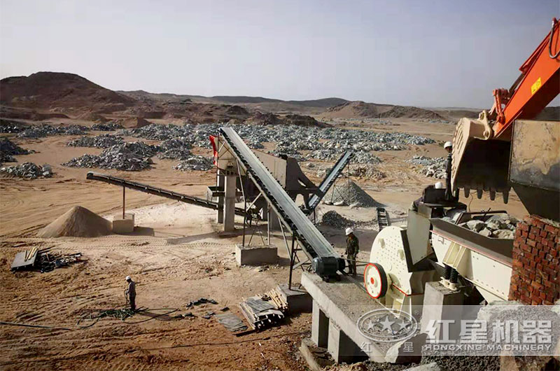 重錘式破碎機(jī)現(xiàn)場