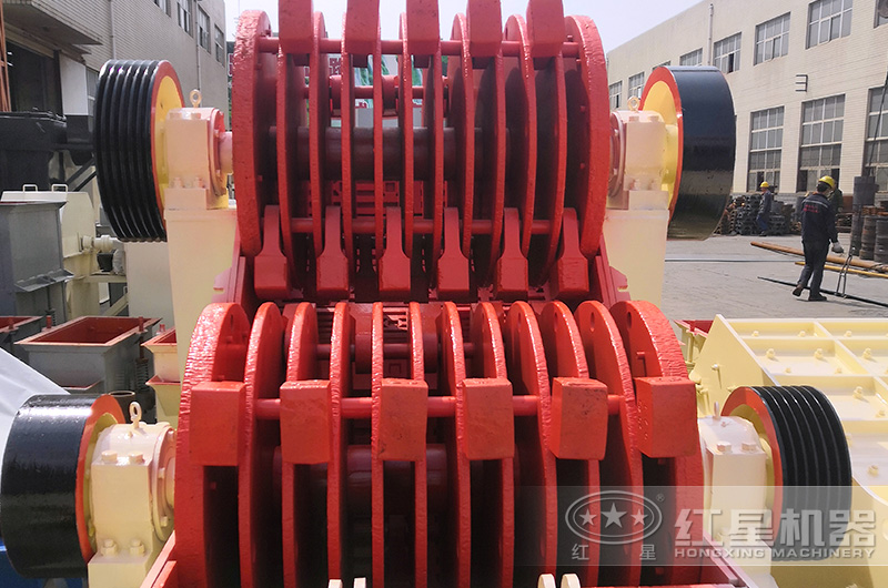 雙級粉碎機(jī)擁有兩套轉(zhuǎn)子