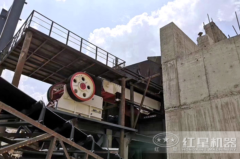 大型砂石生產(chǎn)線破碎現(xiàn)場